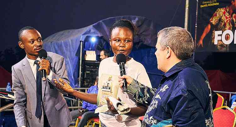 Anabel heard about the Gospel Campaign on the radio. She had a heavy feeling in her stomach since she was 10 years old and had not been able to sleep well.