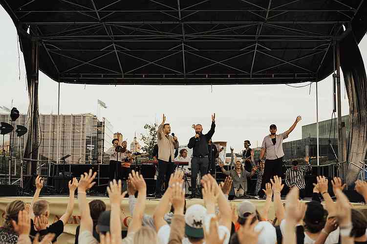 Copyright - Isaac and Heidi Lárraga