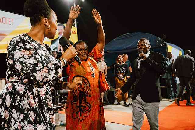 Half of Mary’s body was paralyzed due to a stroke, and her body did not have sufficient calcium in her bones, legs, or hands, and she couldn’t move. Mary came to testify that she could move properly! Half of Mary’s body was paralyzed due to a stroke, and her body did not have sufficient calcium in her bones, legs, or hands, and she couldn’t move. Mary came to testify that she could move properly!